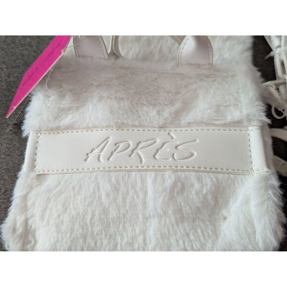 Betsey Johnson White Faux Fur Beanie & Bag Set With Embossed Apres Design And XO - Picture 2 of 8